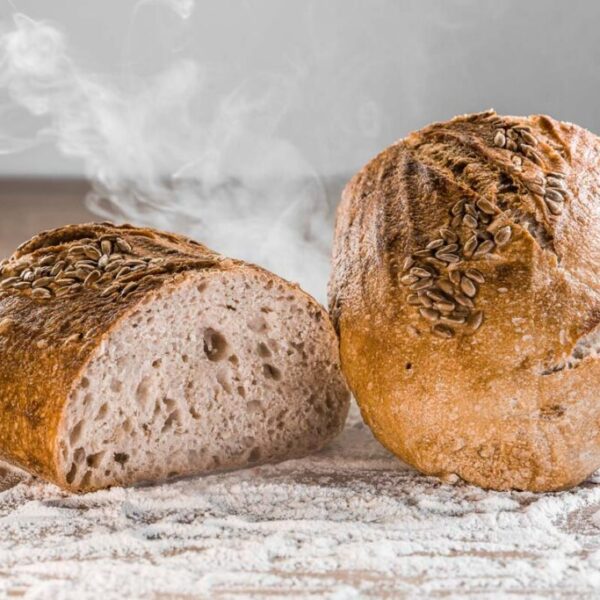 Chleb wiejski orkiszowy ze słonecznikiem