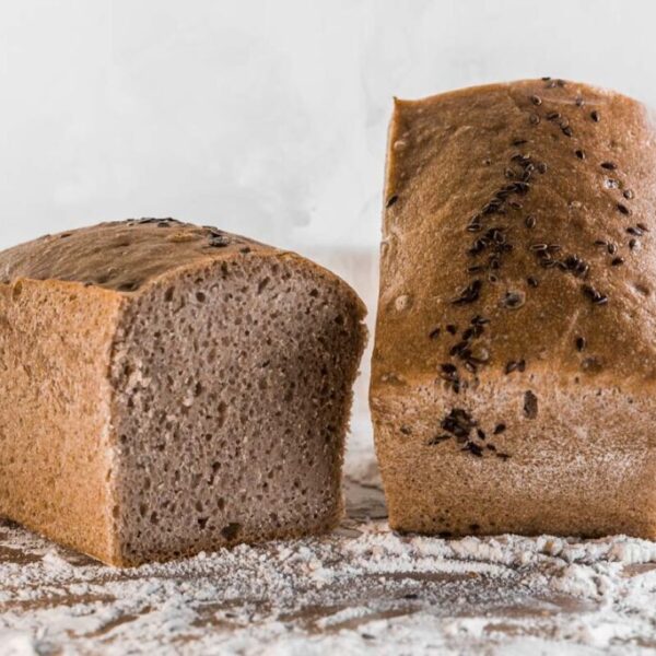 Chleb z samopszy pełnoziarnistej